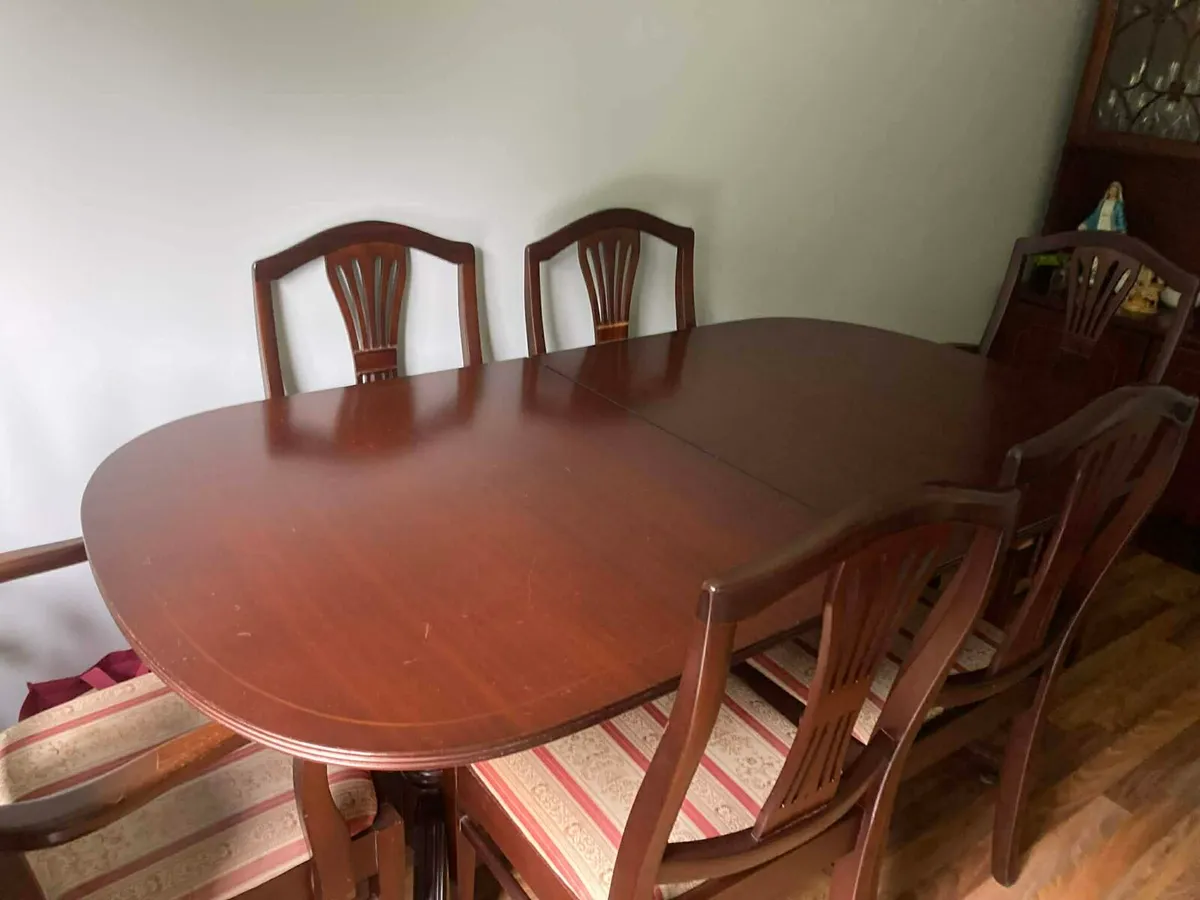 Mahogany Table 5ft 6", extends to 7 ft, 3 ft wide - Image 3