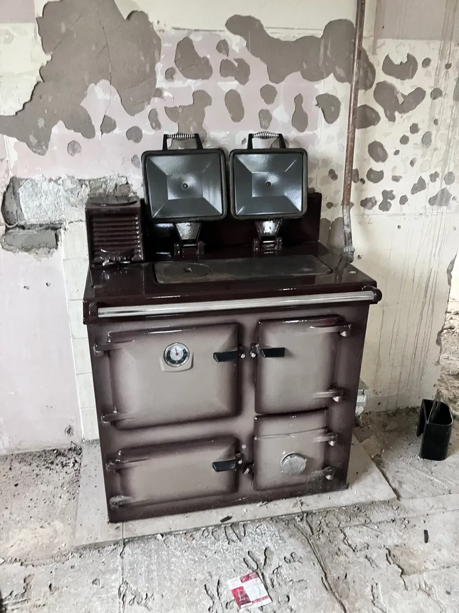 Rayburn range cooker - Image 1