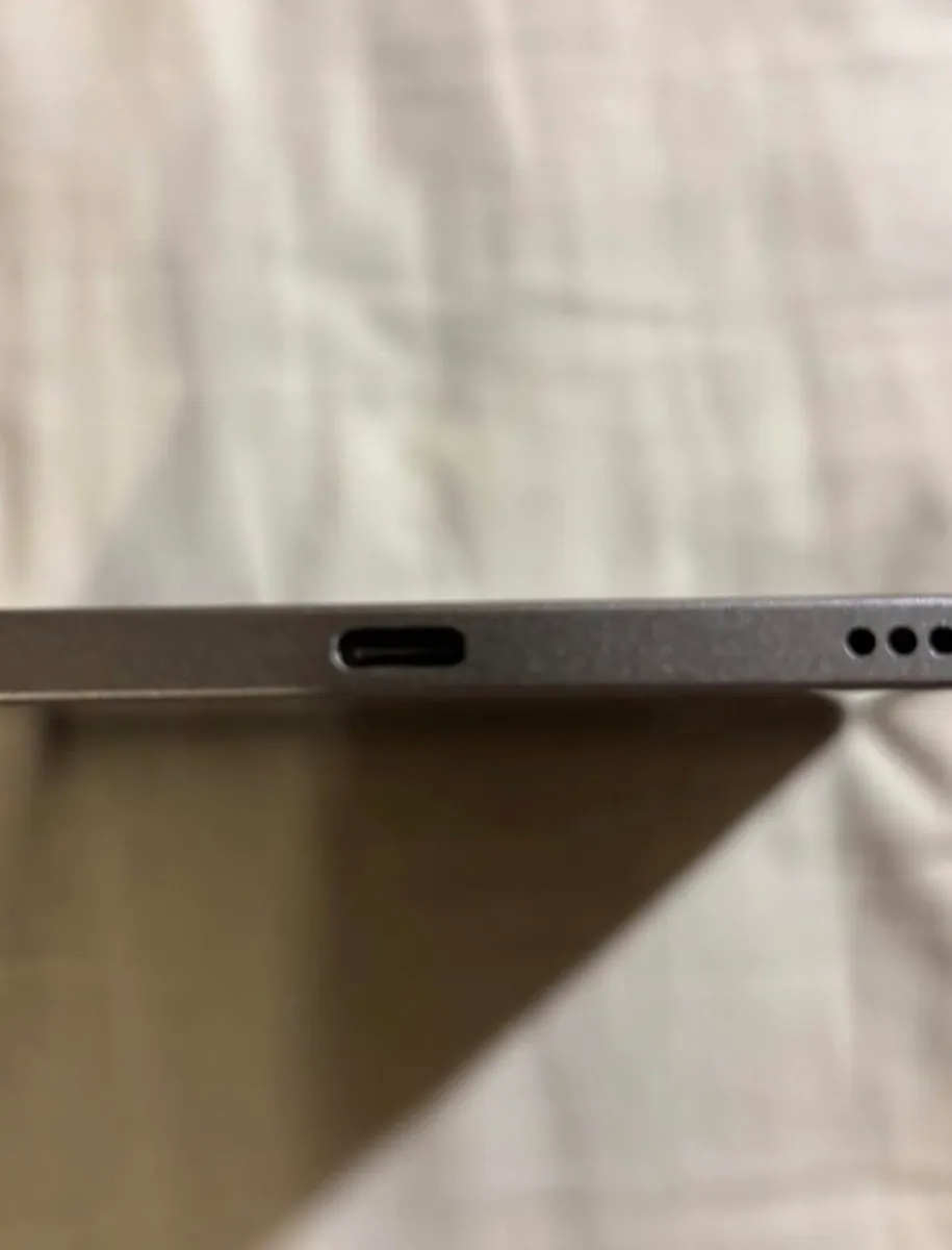 iPad Pro 11” 4th gen 128gb - Image 4