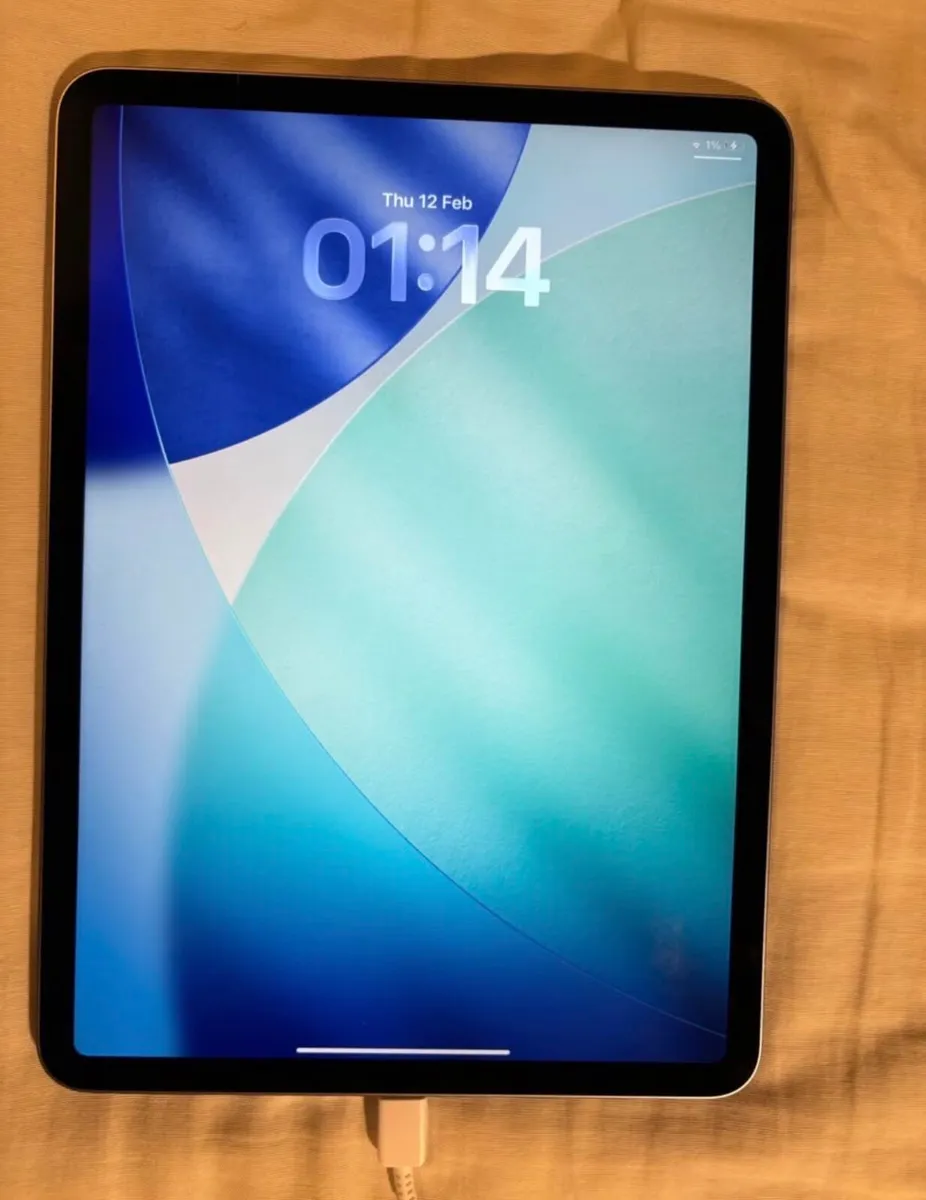 iPad Pro 11” 4th gen 128gb - Image 1