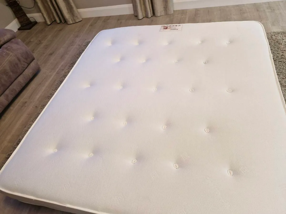 6 foot mattress - Image 2
