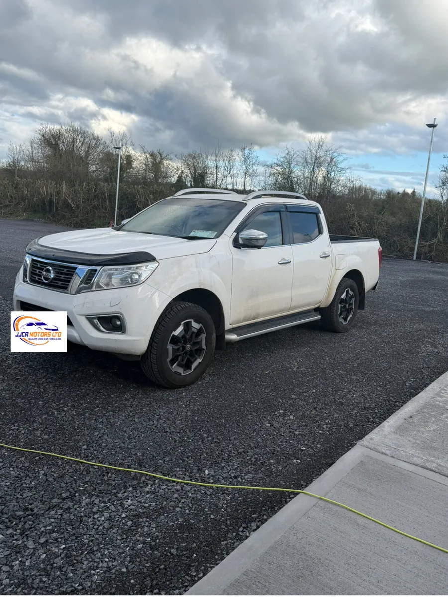 ABSOLUTELY TOP SPEC NISSAN NAVARA ONLY 80k MILES
