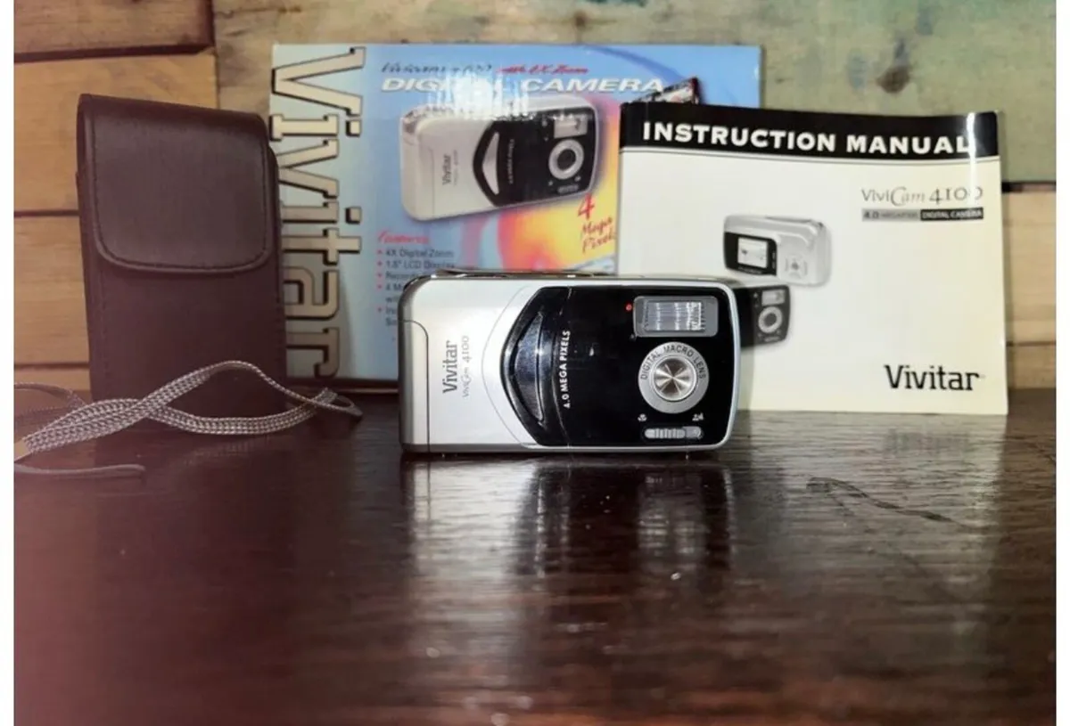 Vintage digital camera - Image 4