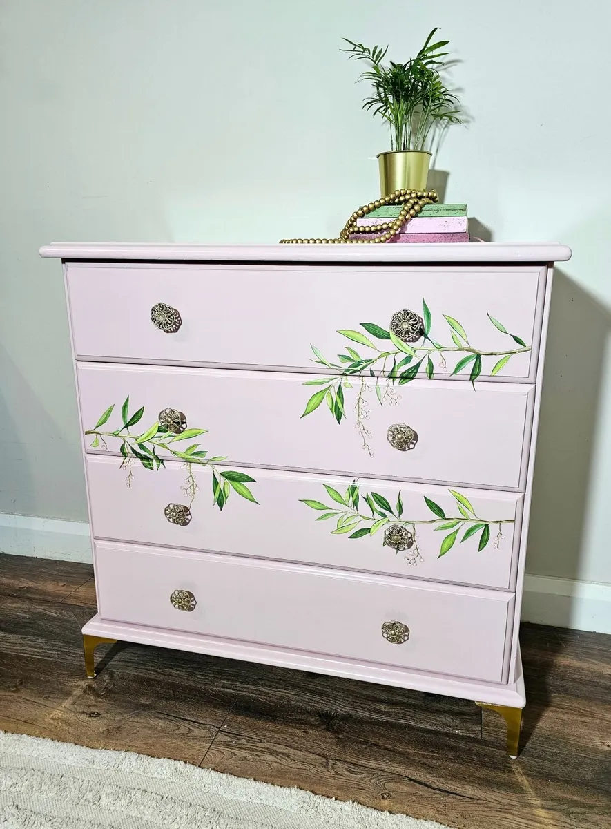 Chest of drawers - Image 1