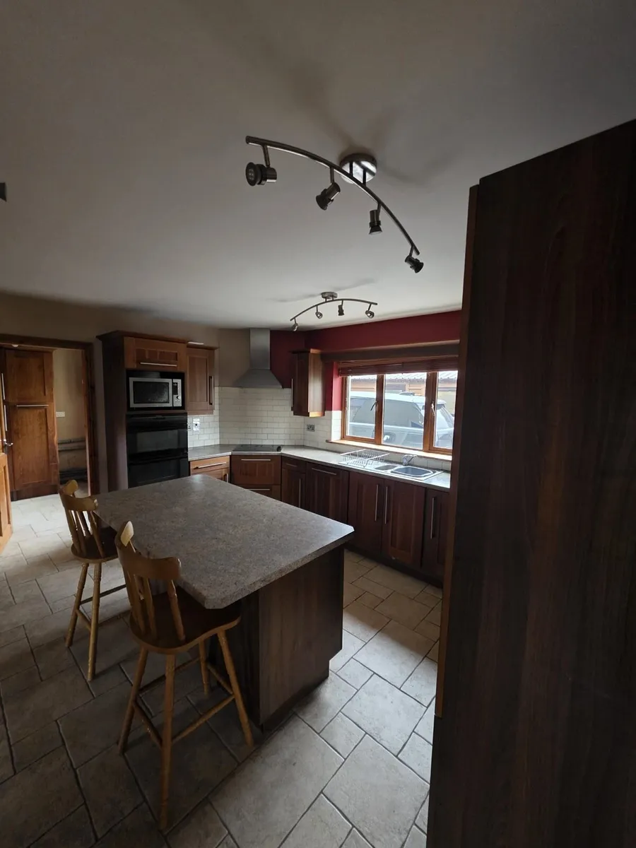 Kitchen plus appliances - Image 3