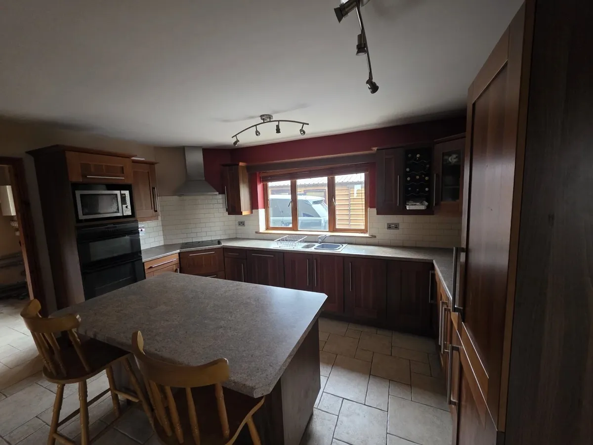 Kitchen plus appliances - Image 2