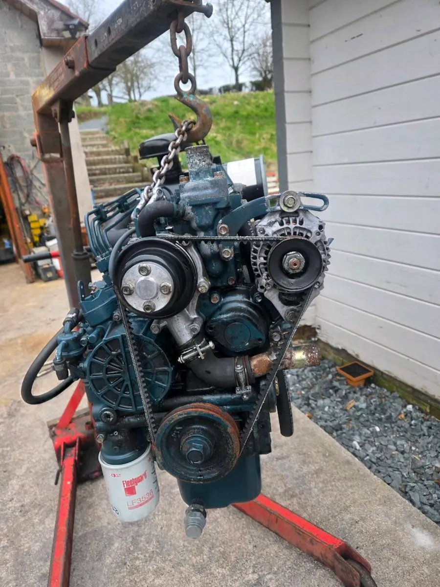 Kubota V1505 4 cylinder diesel engine - Image 4