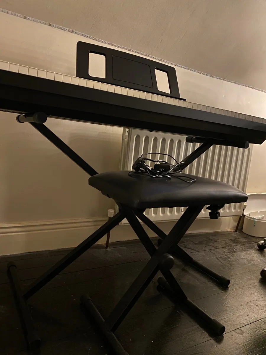 Roland FP10 Piano Bundle - Image 4