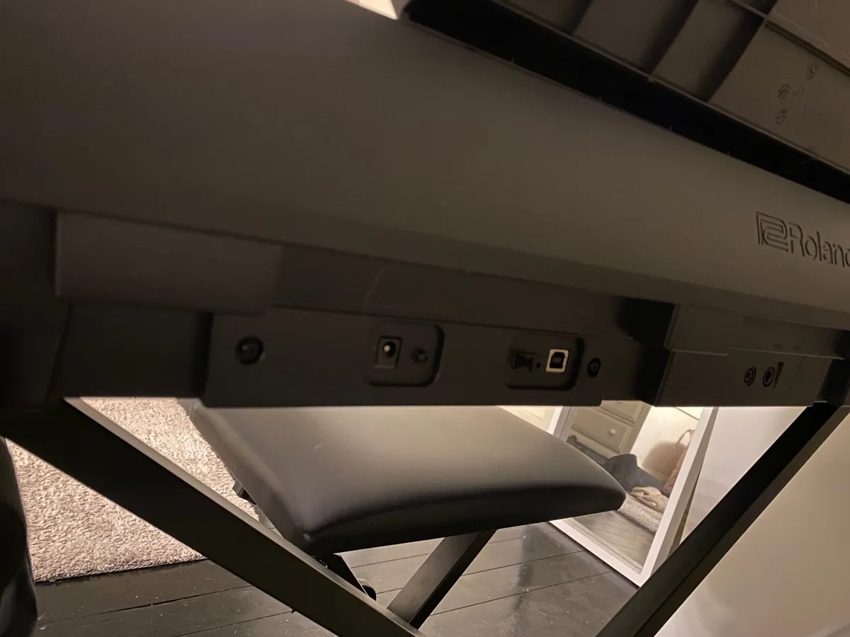 Roland FP10 Piano Bundle - Image 3