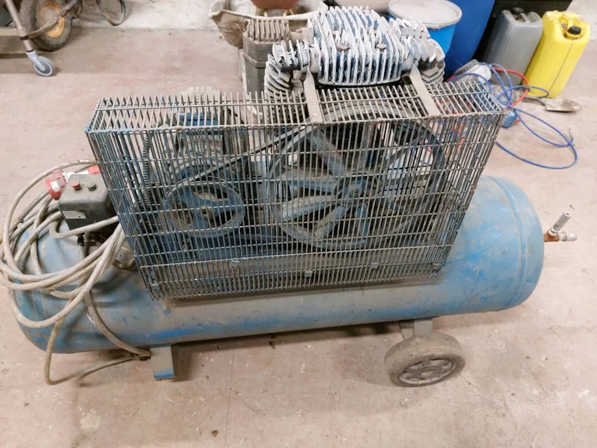 Compressor 210litre - Image 3