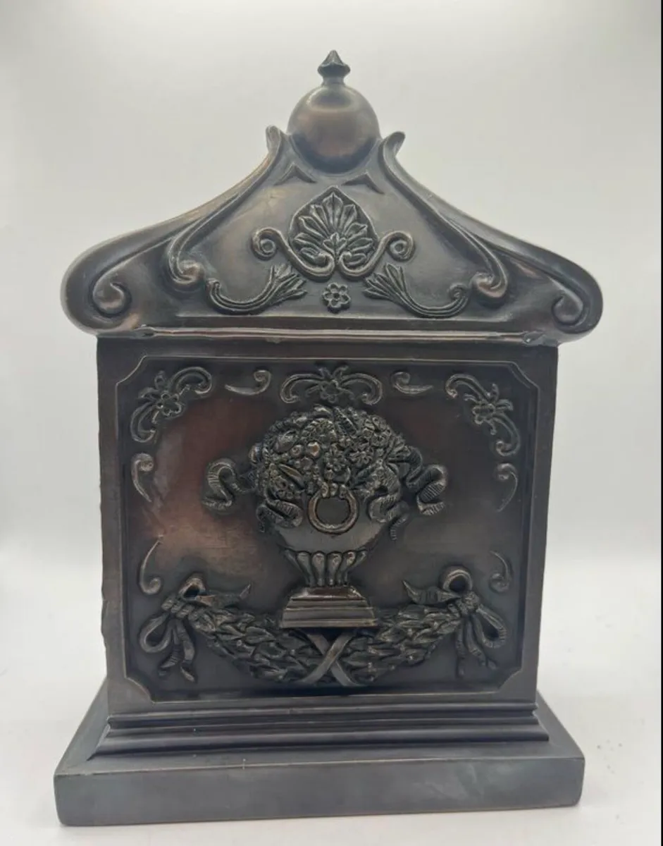 Genesis Mullingar  Clock - Image 4