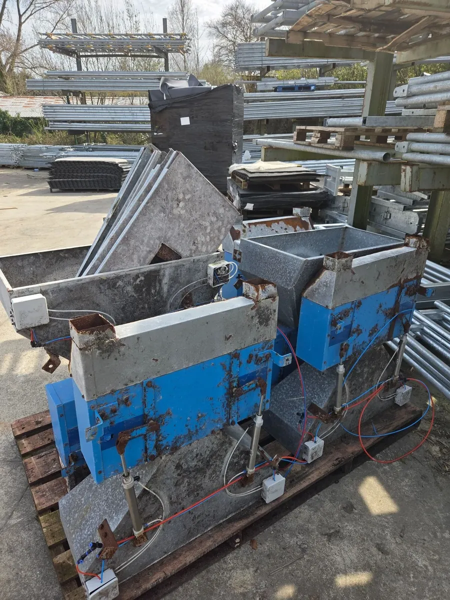 Cashman Air Feeders - Image 2