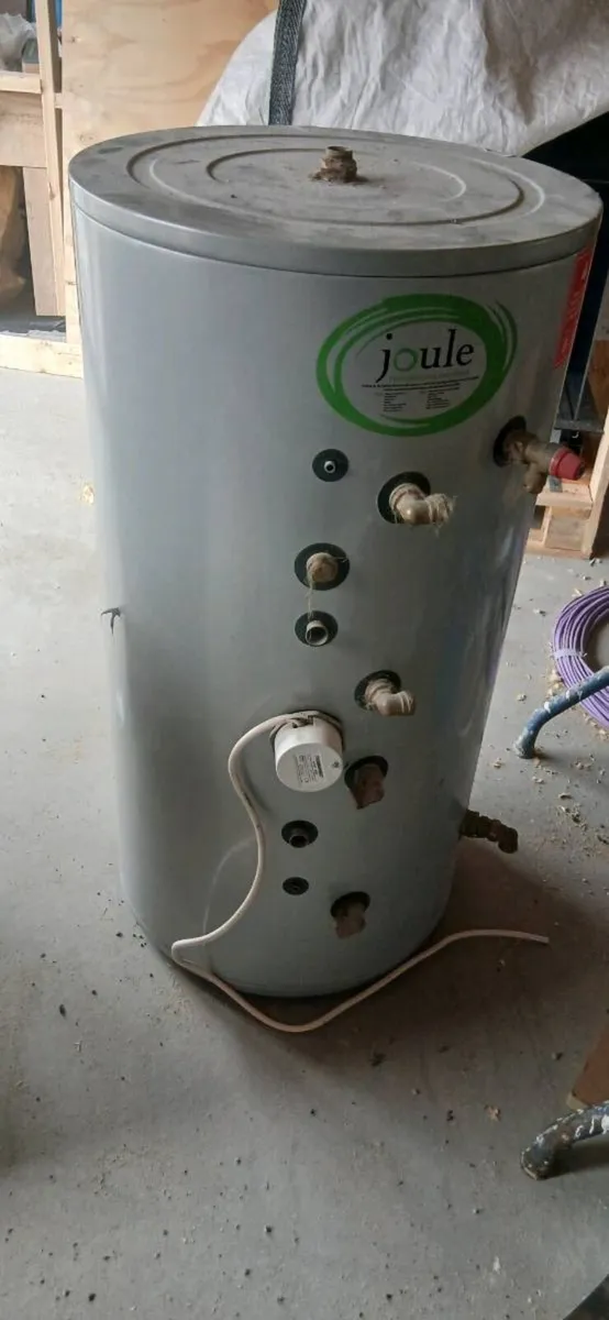 Hot water cylinder - Image 1