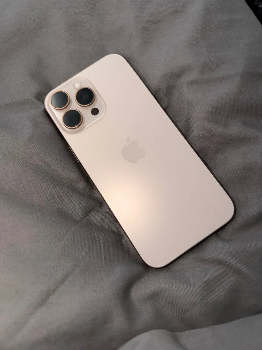 iPhone 16 pro max - Image 1