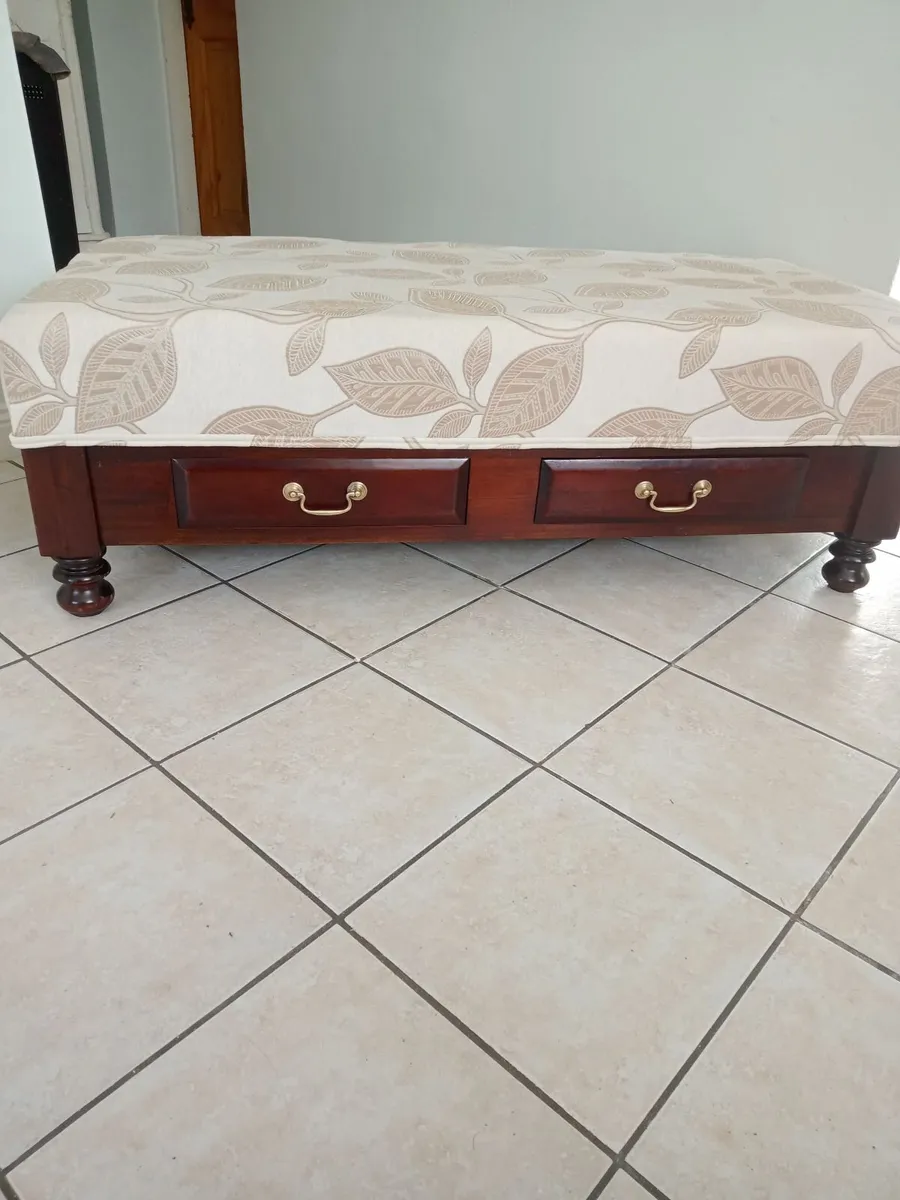 Ottoman/Footstool - Image 1