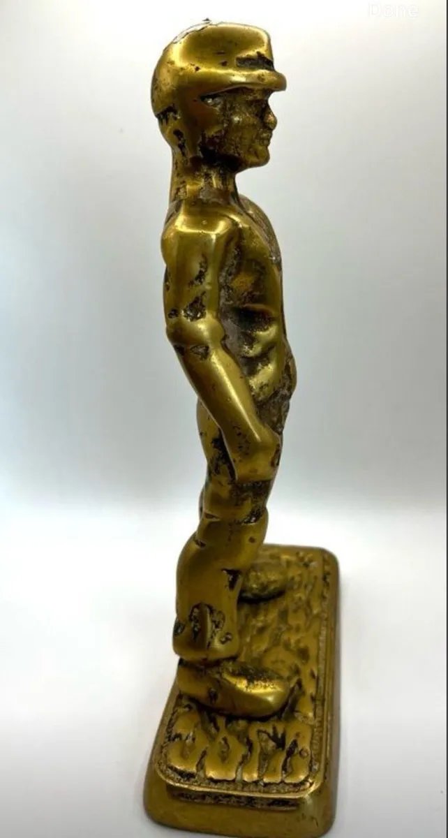 Solid heavy brass Vinatge construction worker - Image 3