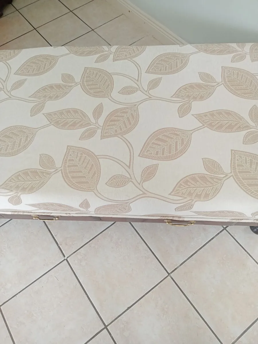 Ottoman/Footstool - Image 4