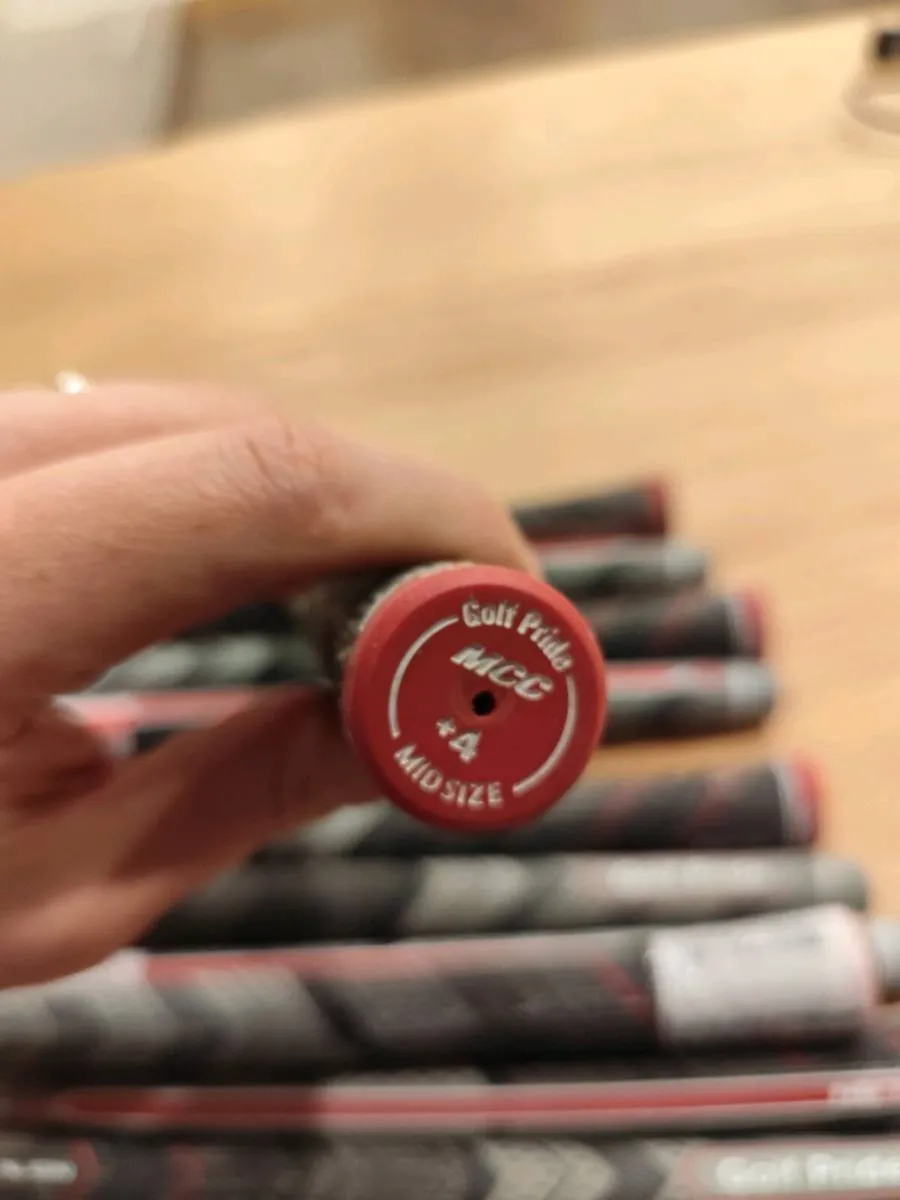 Mid size Golf Pride MCC +4 Align Grips - Image 3