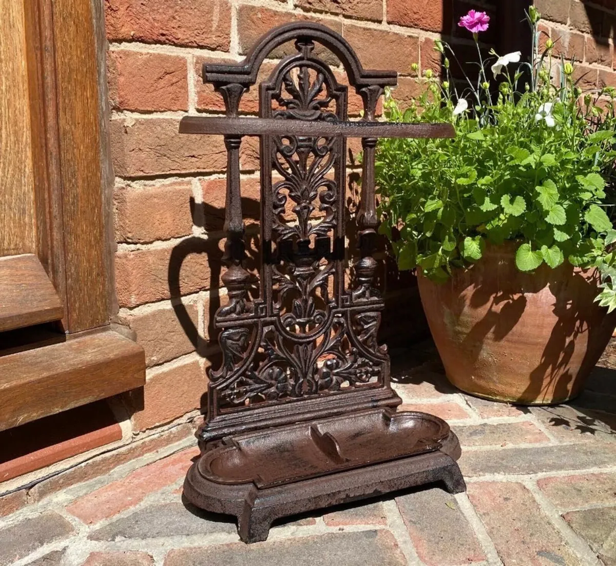 Vintage Style Cast Iron Umbrella Stand NEW - Image 1