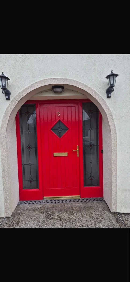 FRONT DOOR - Image 1