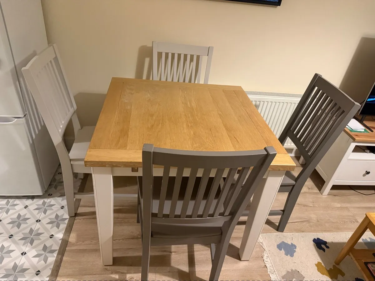 Oak table & chairs - Image 2