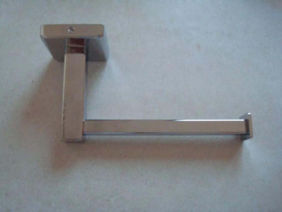 Toilet Roll Holder and Towel Ring Set - Image 3