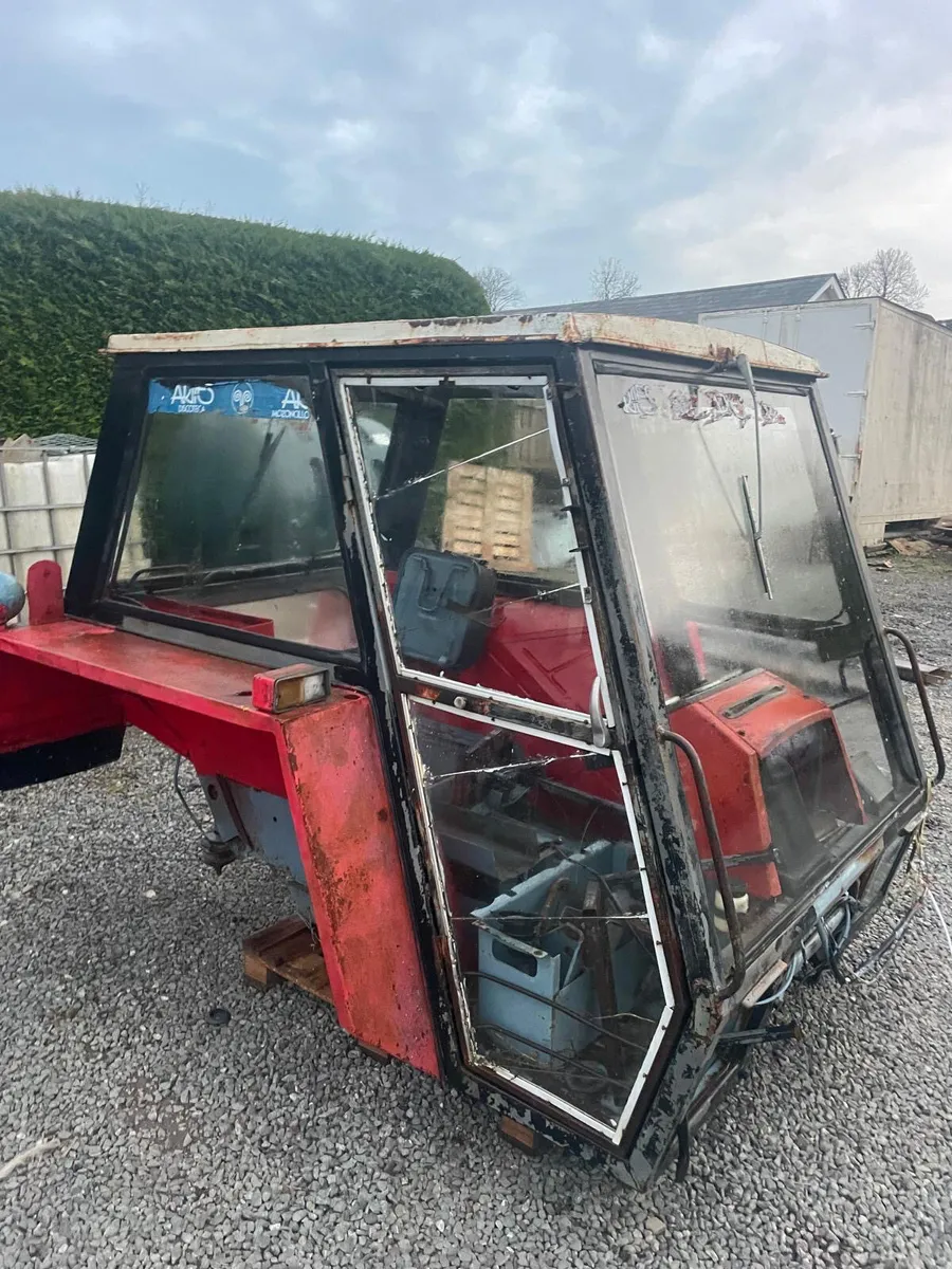 Ursus 385 Cab - Image 2