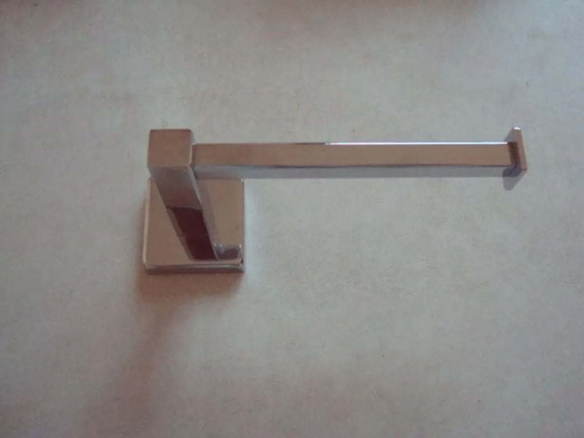 Toilet Roll Holder and Towel Ring Set - Image 4