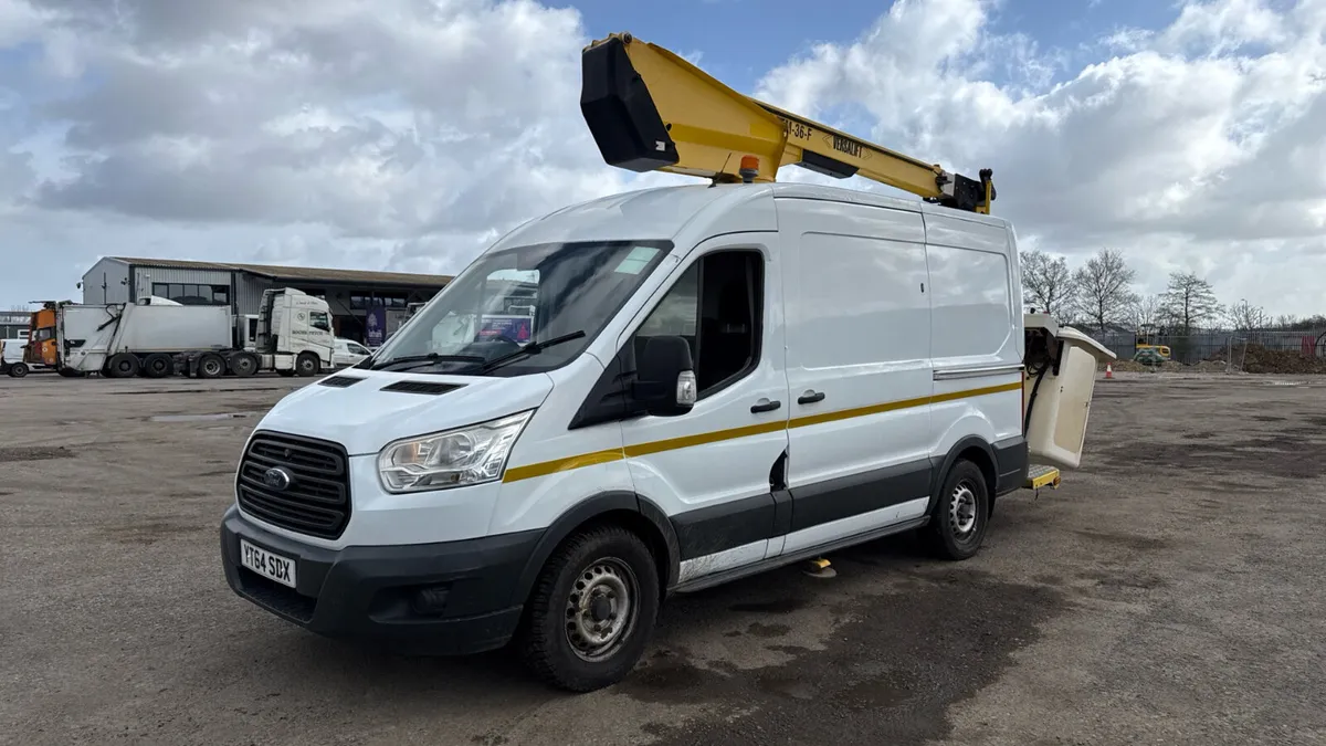 2015 Transit cherry picker 12.5 meter VERSALIFT - Image 3