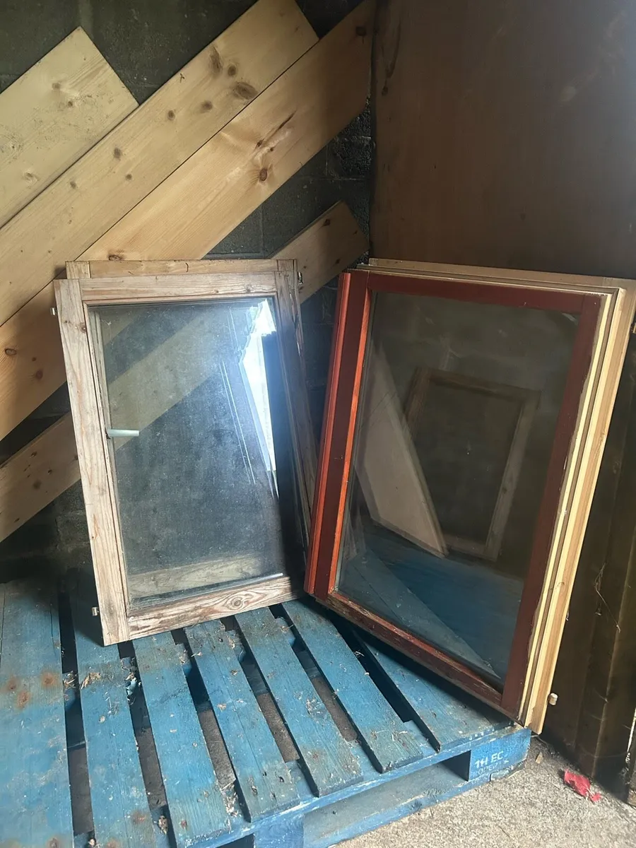 4Wooden doors and 8 windows - Image 2