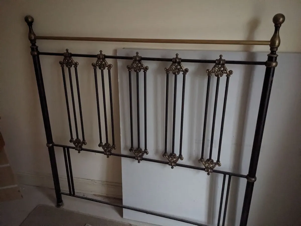 Free metal rail bed headboard