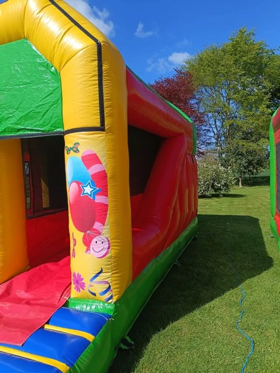 bouncy castle - Image 3