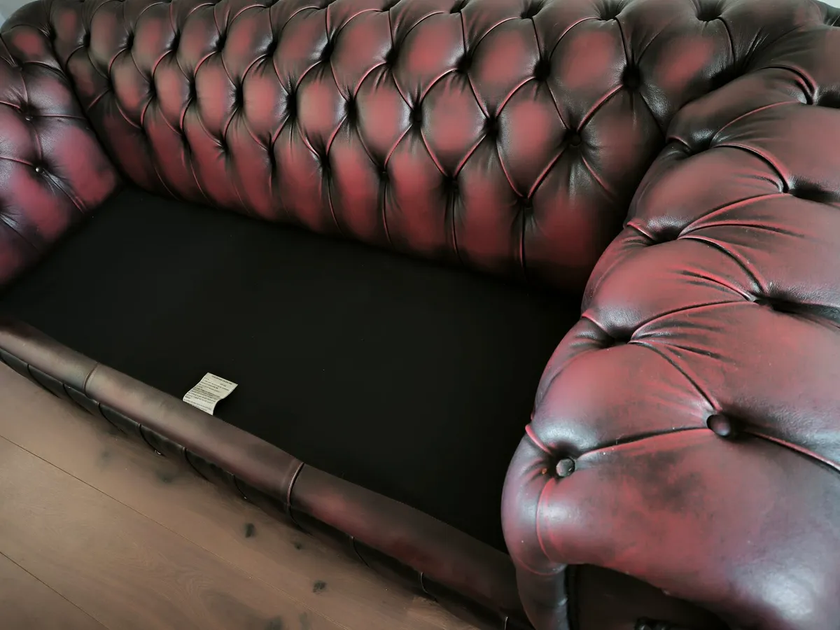 ✨Vintage Leather Chesterfield Sofa✨. - Image 1