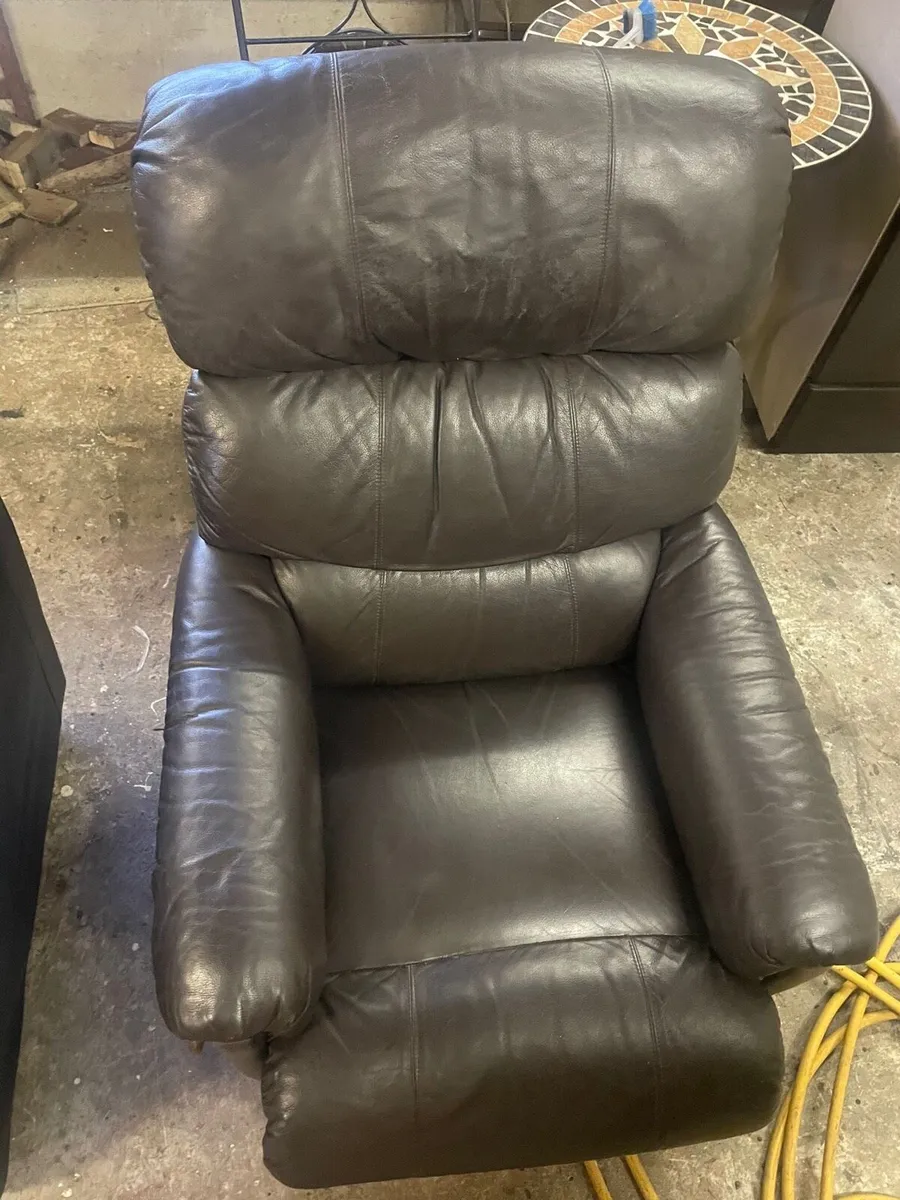 Recliner couch - Image 3