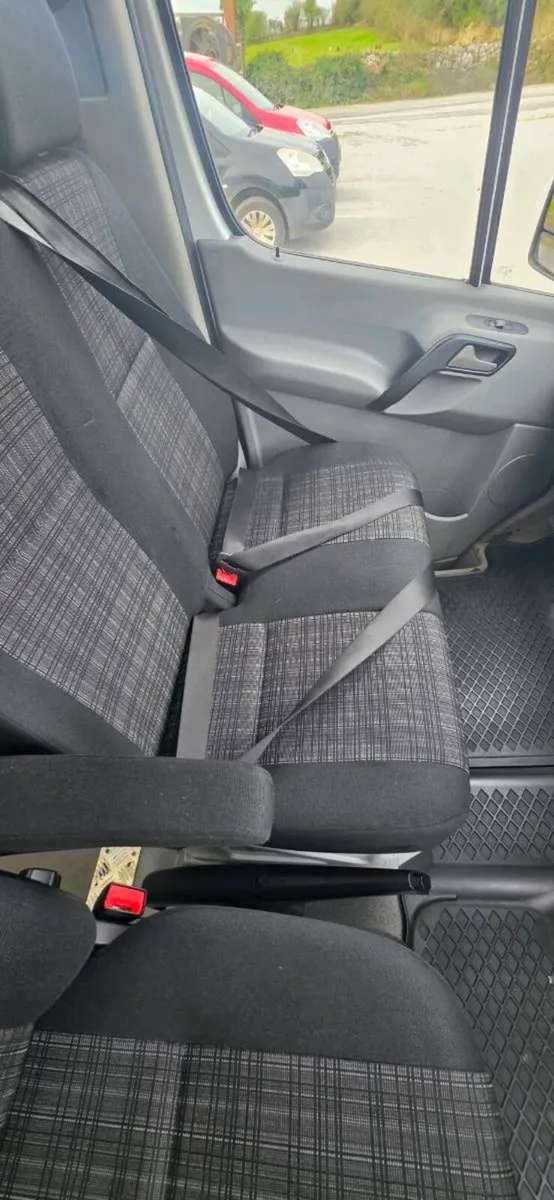 Sprinter Crew Cab - Image 4