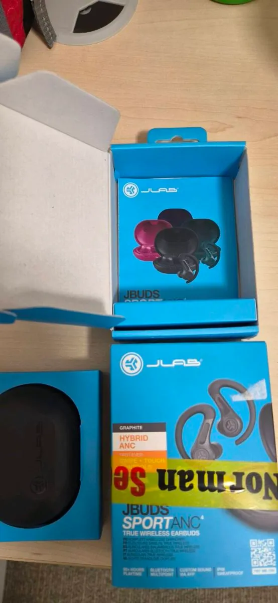 Jlab Jbuds earbuds - Image 1
