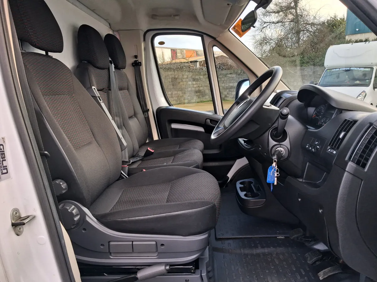 Citroen Low Floor HUGE Volume Luton - Image 4