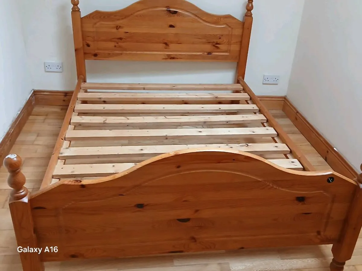 Double bed frame like new - Image 1