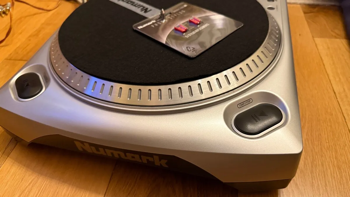 Audio set with Monitor Audio speakers - Image 3