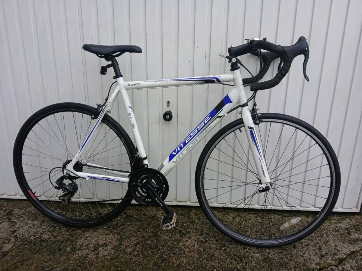 Selection of road bikes - Image 4