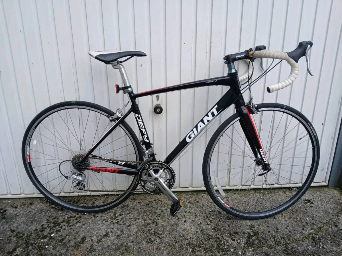 Selection of road bikes - Image 3