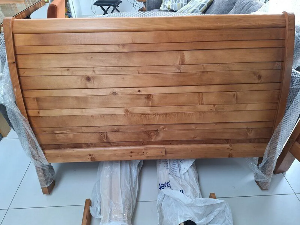 4ft 6" Sleigh Bed & Lockers - Image 3