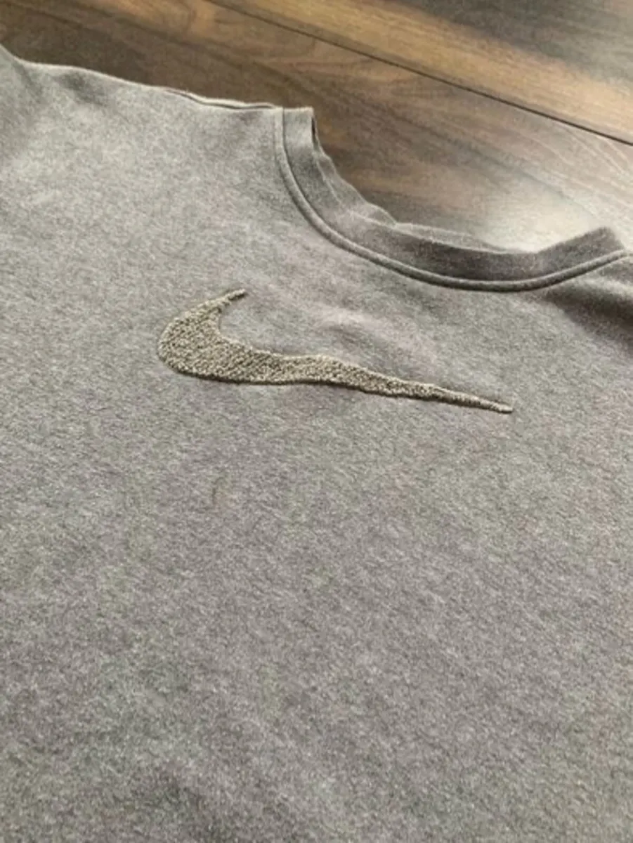 Grey Nike Jumper: Large (suit size 14) & Shorts - Image 4