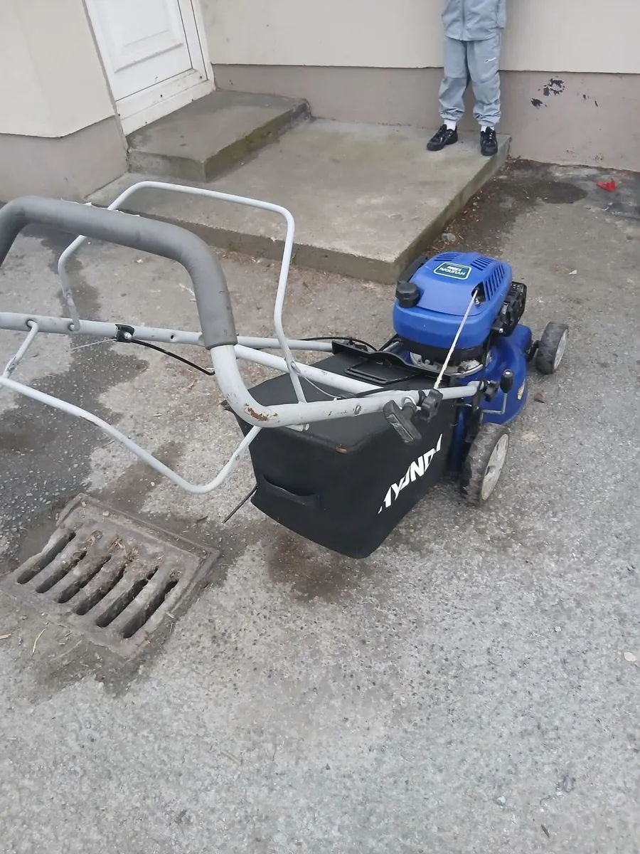 Self-drive lawnmower working perfect priced - Image 3