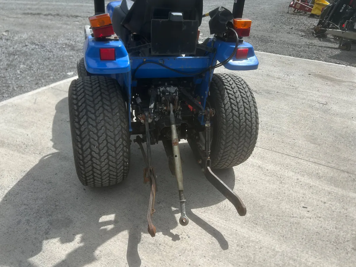 New Holland TC21 Compact Tractor - Image 4