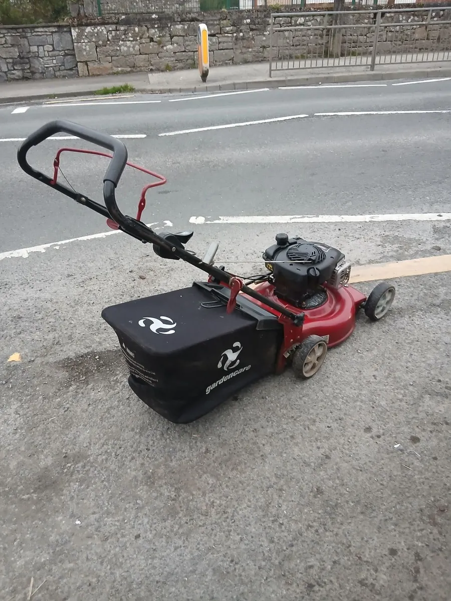 Push lawnmower working perfect priced - Image 1