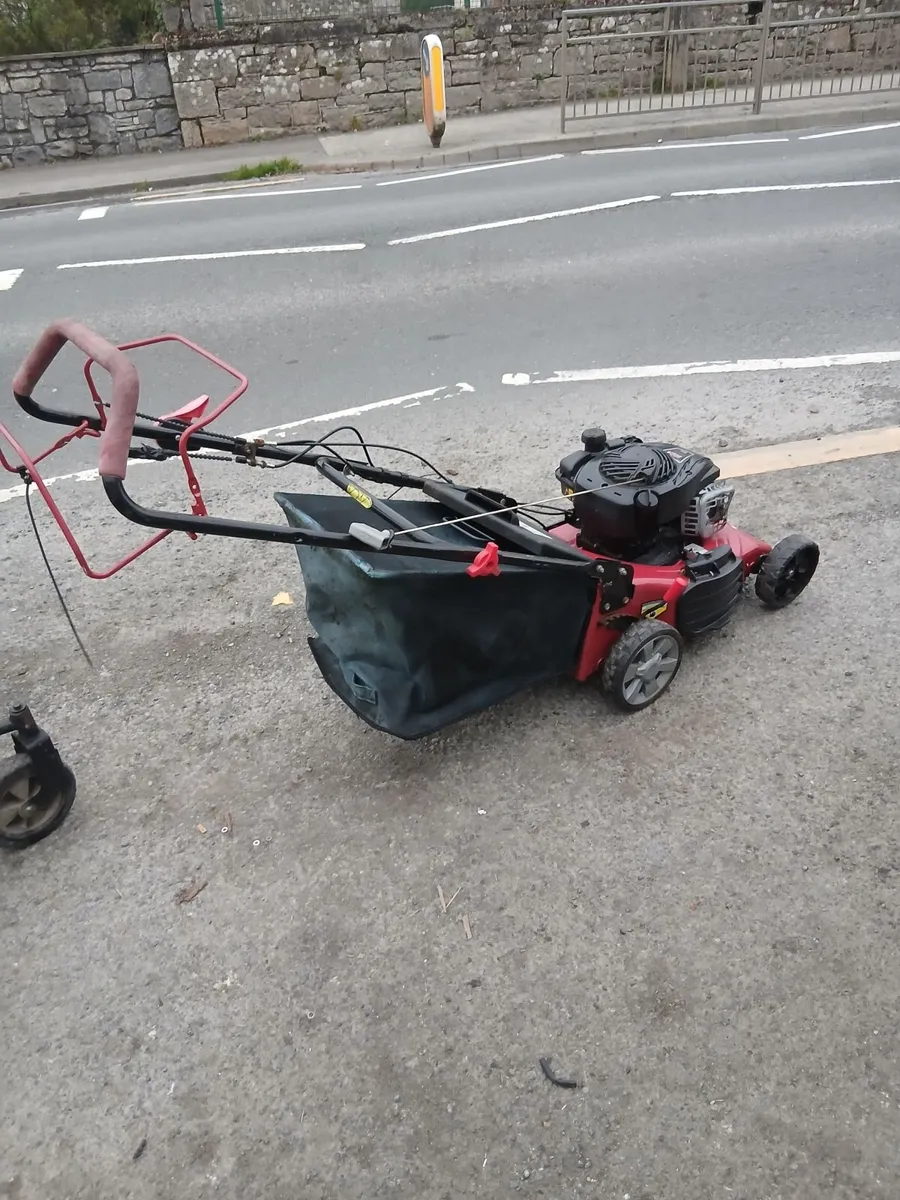 Self-drive lawnmower running perfect - Image 1