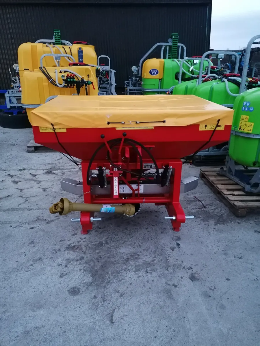 New Altro fertiliser spreaders - Image 3