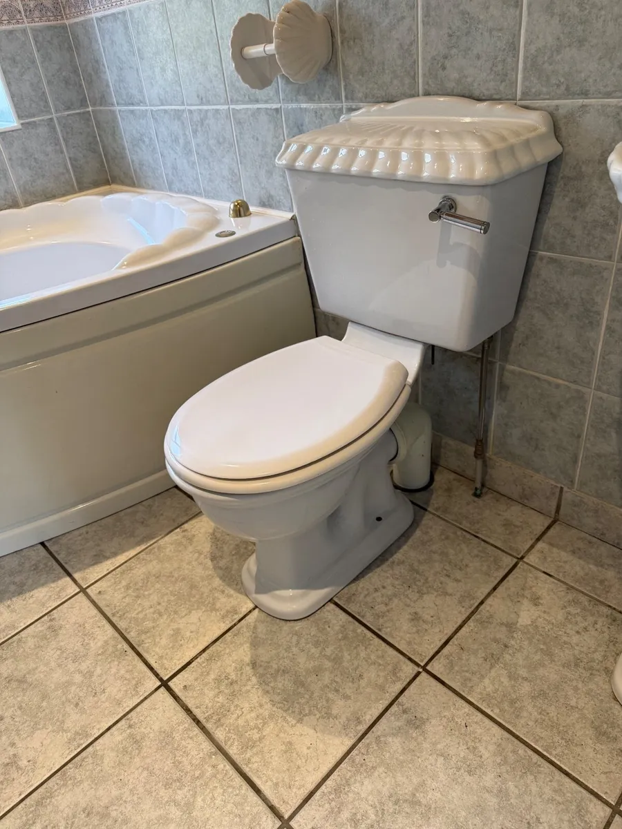 Antique bathroom suite - Image 4