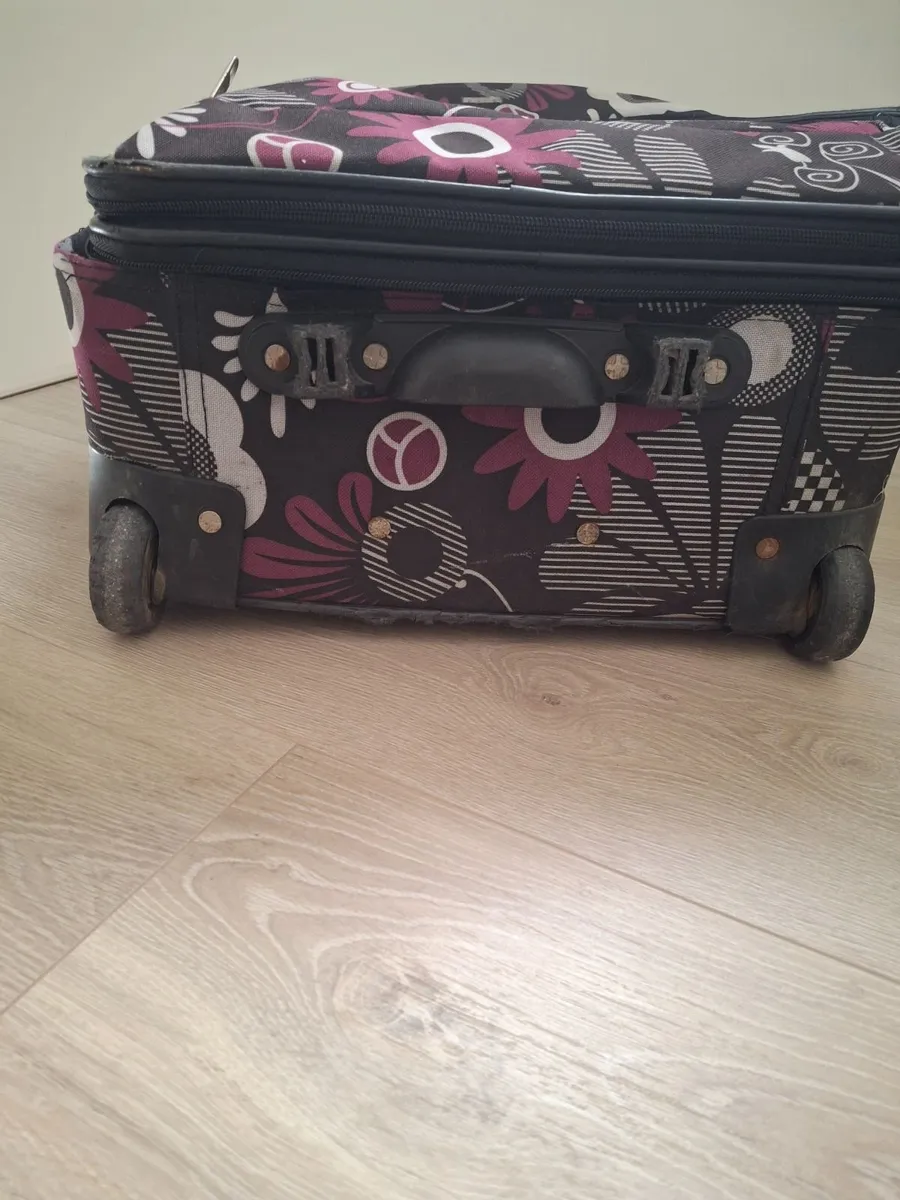 Suitcase - Image 2